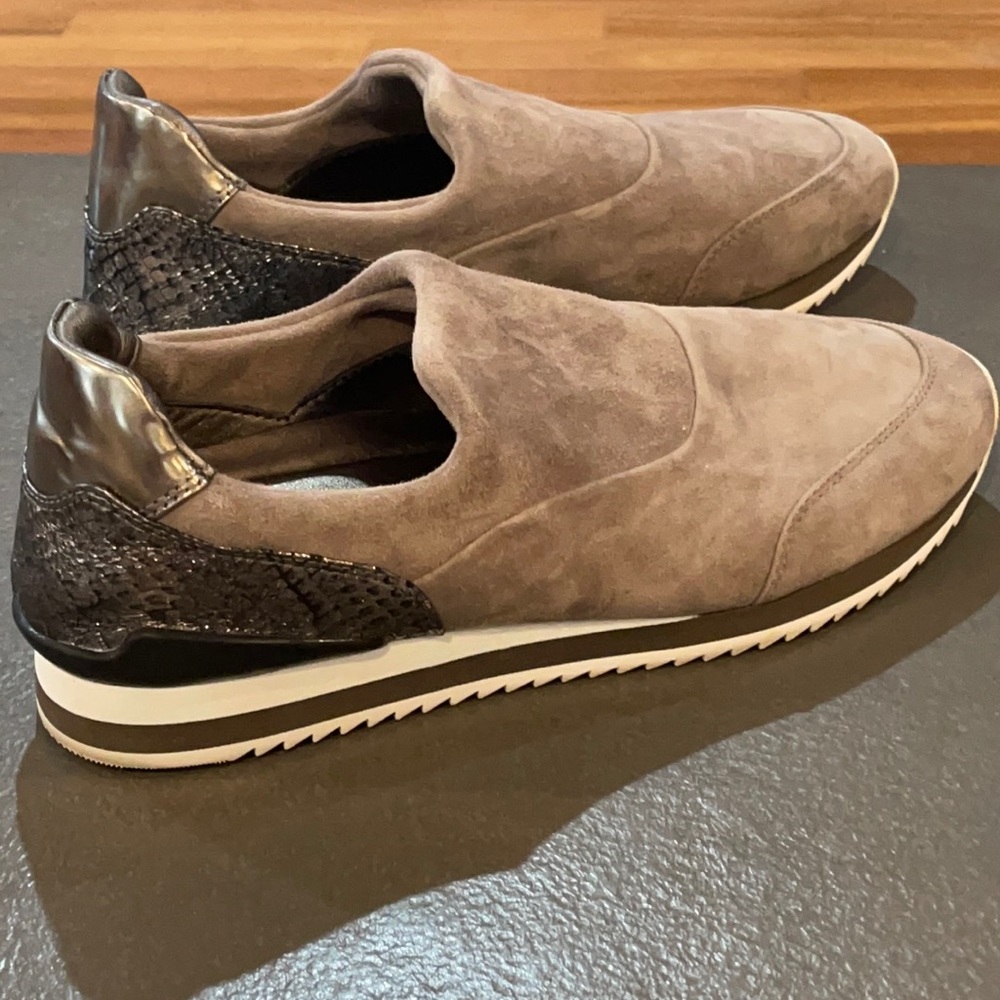 Johnston & Murphy suede slip on sneaker -8